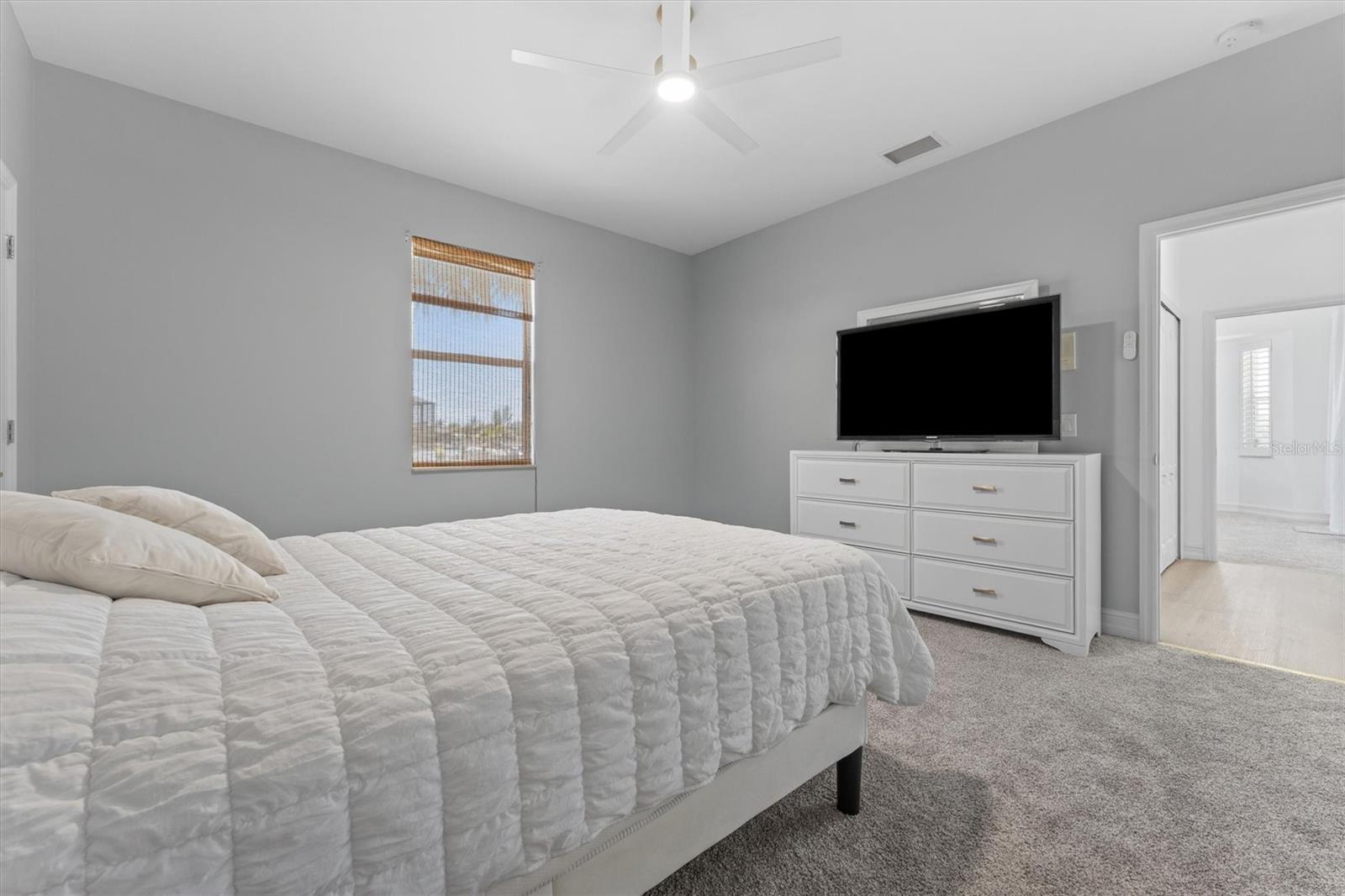 Image 24 of 59 For 8090 Arlewood Circle