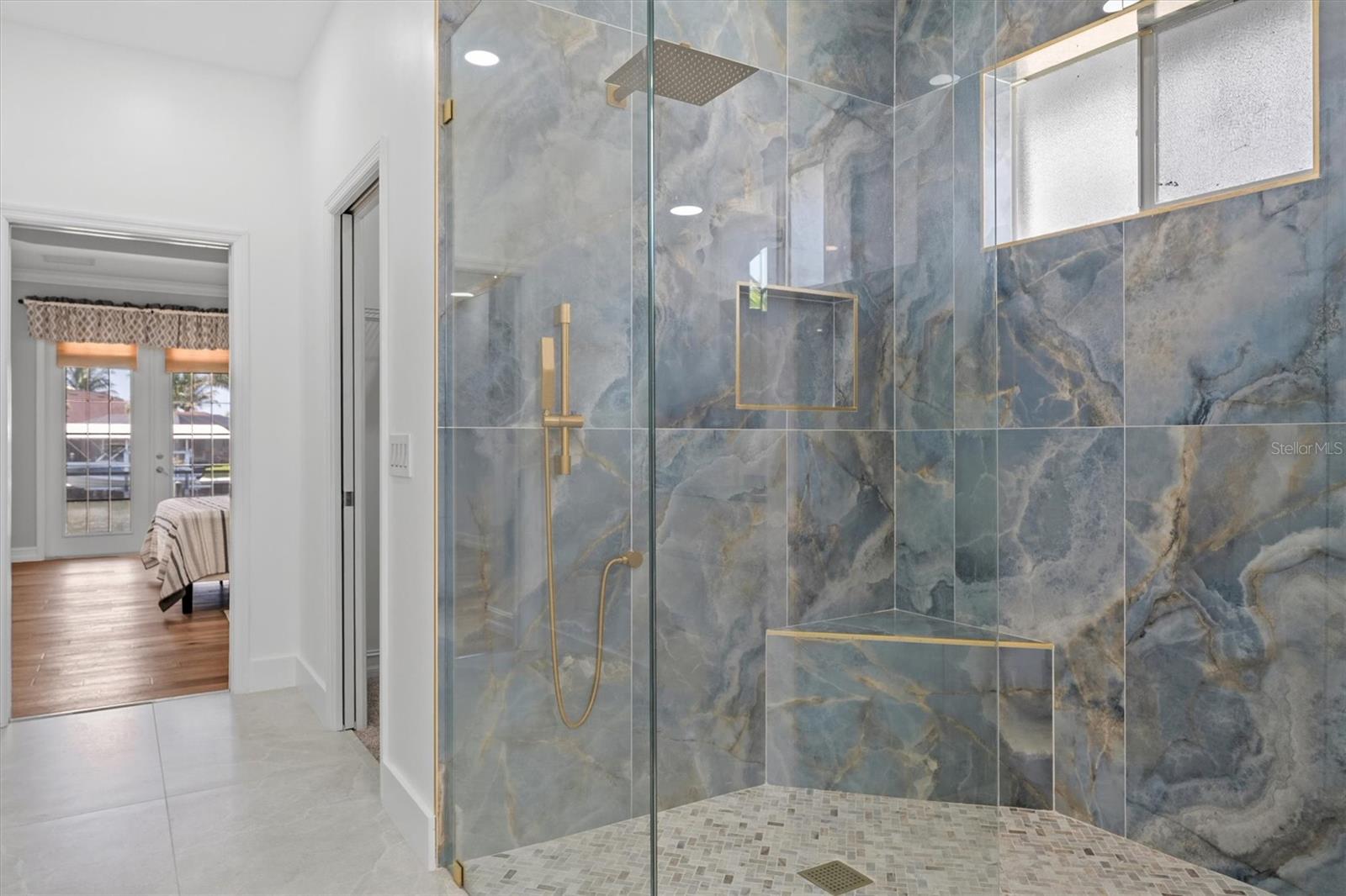 Image 34 of 59 For 8090 Arlewood Circle