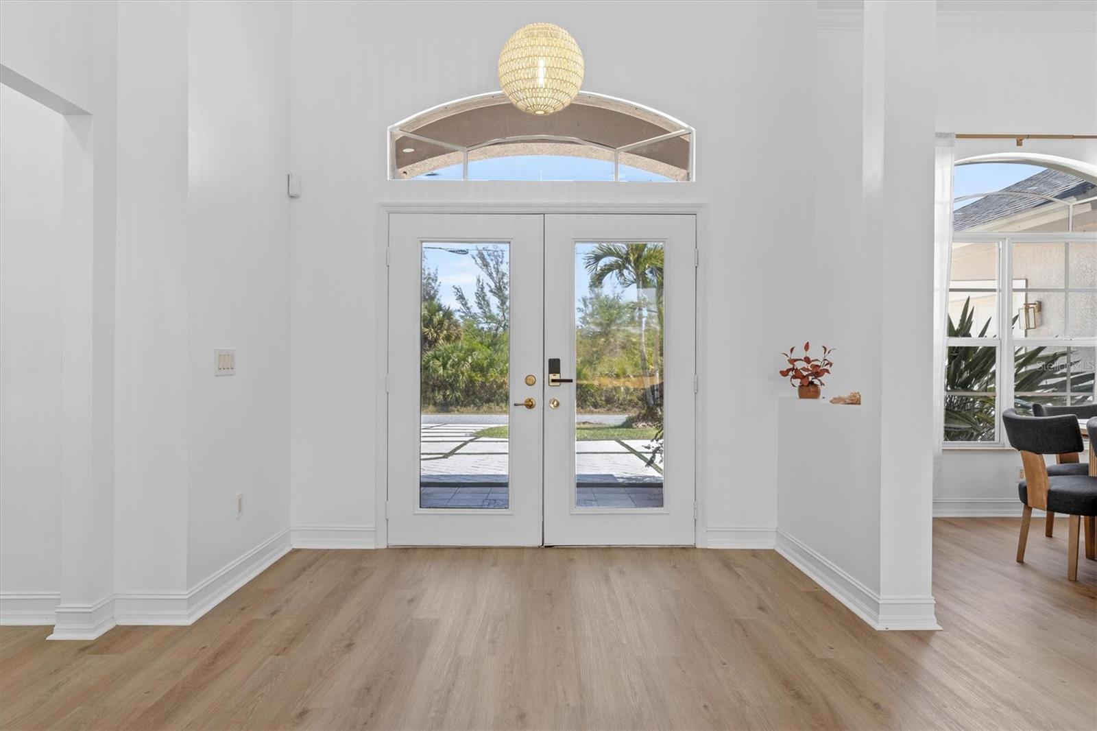 Image 5 of 59 For 8090 Arlewood Circle