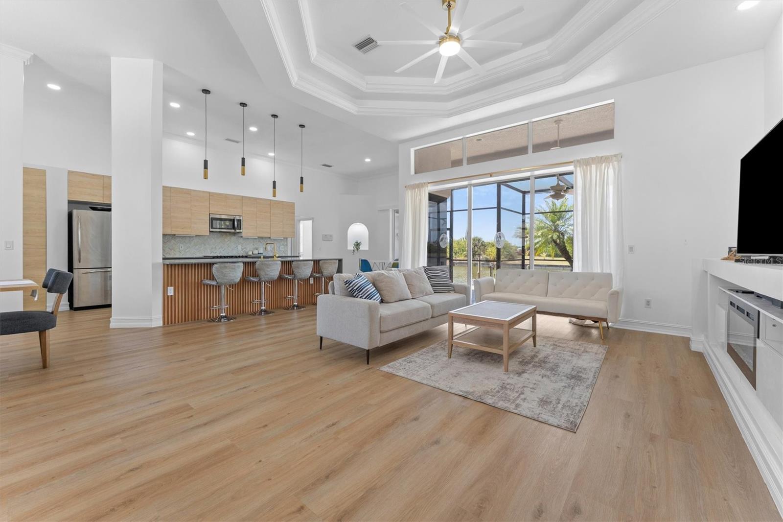 Image 7 of 59 For 8090 Arlewood Circle