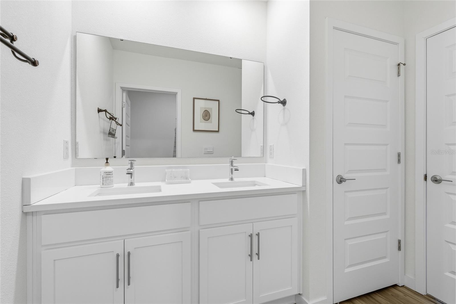 Image 23 of 33 For 455 Talisi Loop