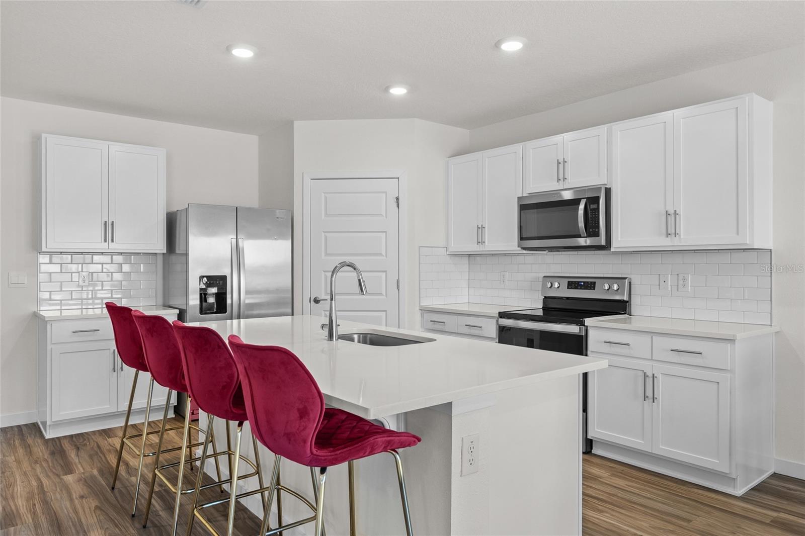 Image 3 of 33 For 455 Talisi Loop