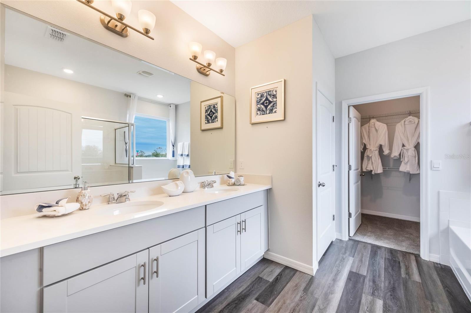 Image 23 of 45 For 2079 Ashwood Bluff Drive