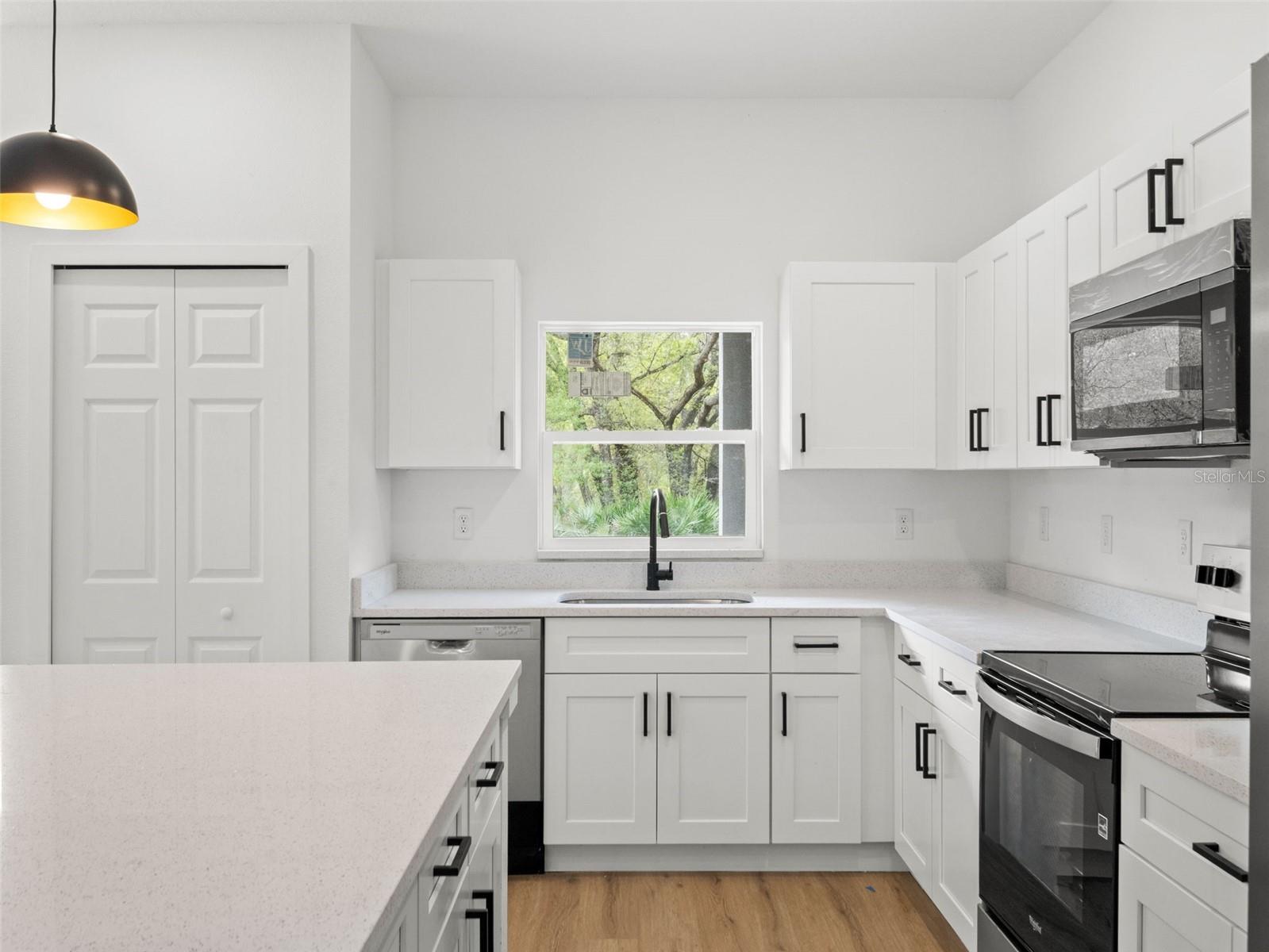 Image 8 of 39 For 110 Guava Place Drive