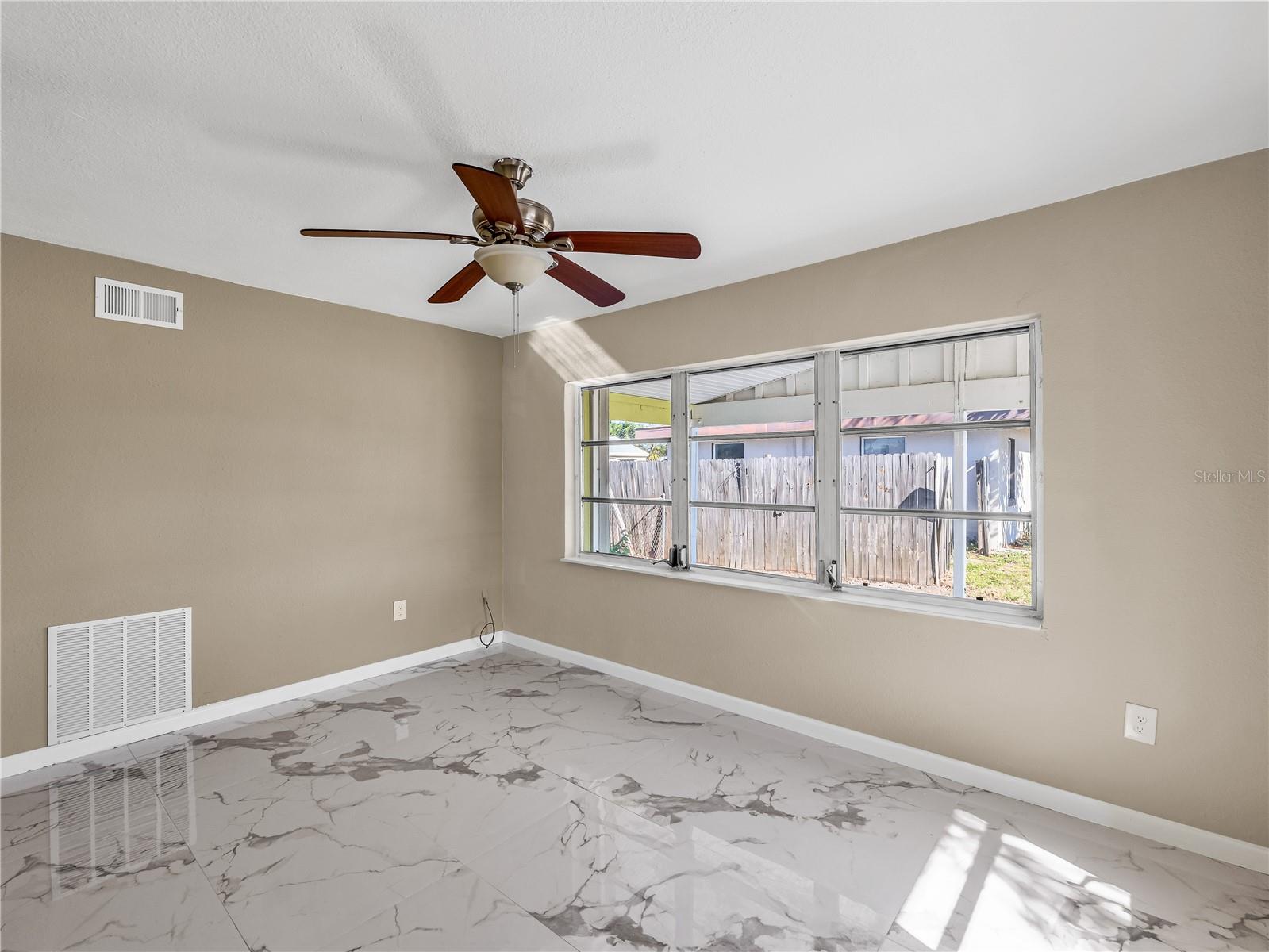 Image 23 of 32 For 640 Dalton Boulevard