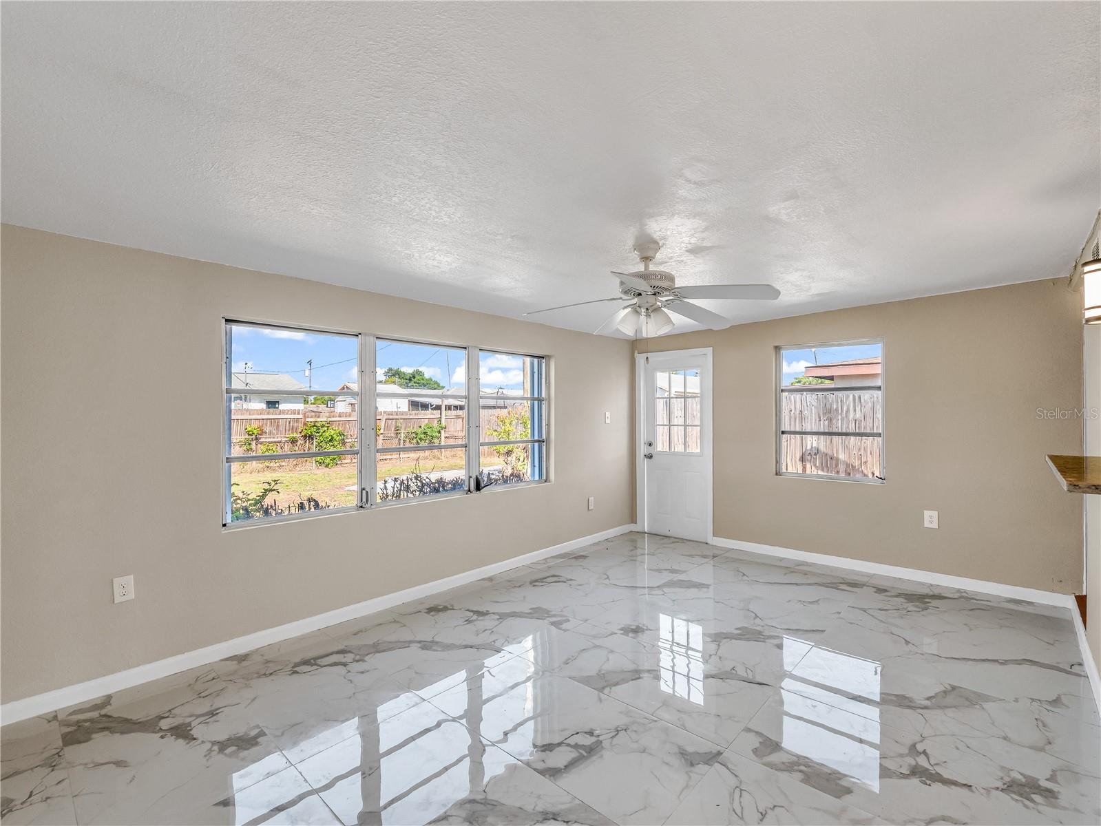 Image 26 of 32 For 640 Dalton Boulevard