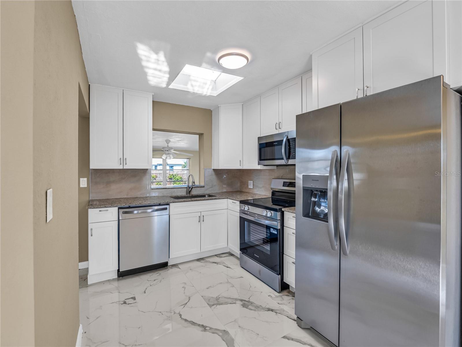 Image 8 of 32 For 640 Dalton Boulevard