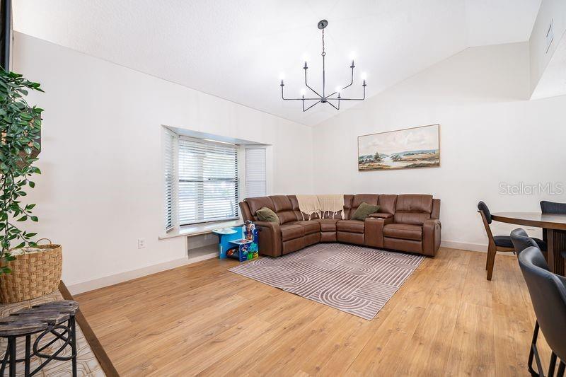 Image 10 of 38 For 3325 Indiana Avenue