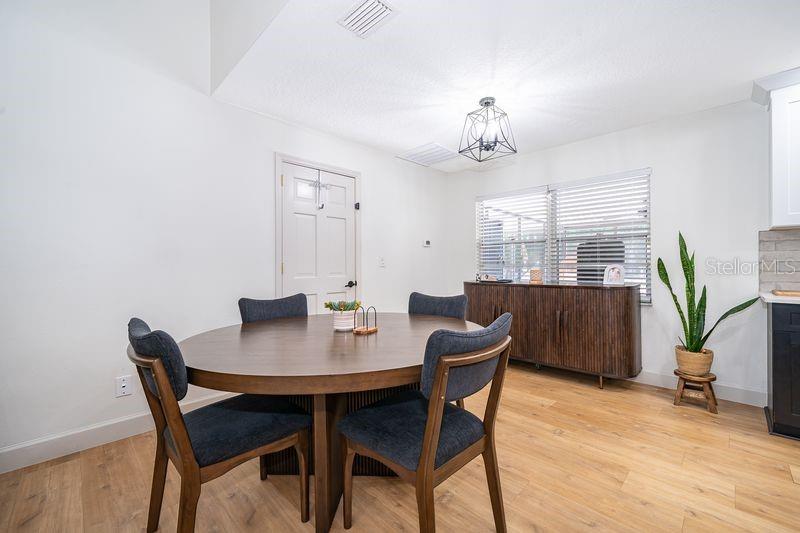 Image 11 of 38 For 3325 Indiana Avenue