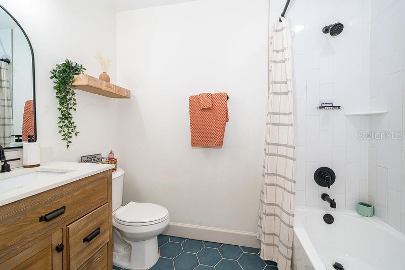 Image 20 of 38 For 3325 Indiana Avenue