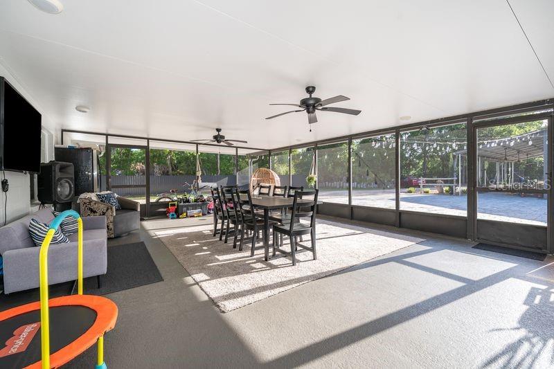 Image 23 of 38 For 3325 Indiana Avenue