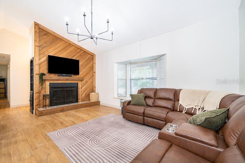 Image 8 of 38 For 3325 Indiana Avenue