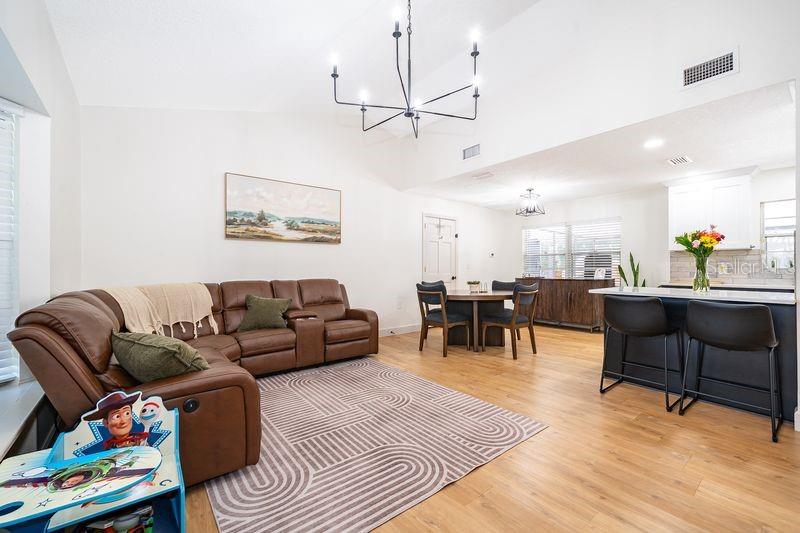 Image 9 of 38 For 3325 Indiana Avenue