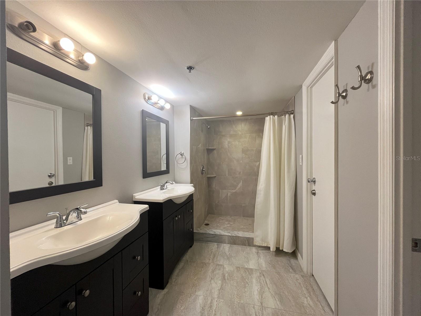 Image 19 of 33 For 204 Quayside Circle 201