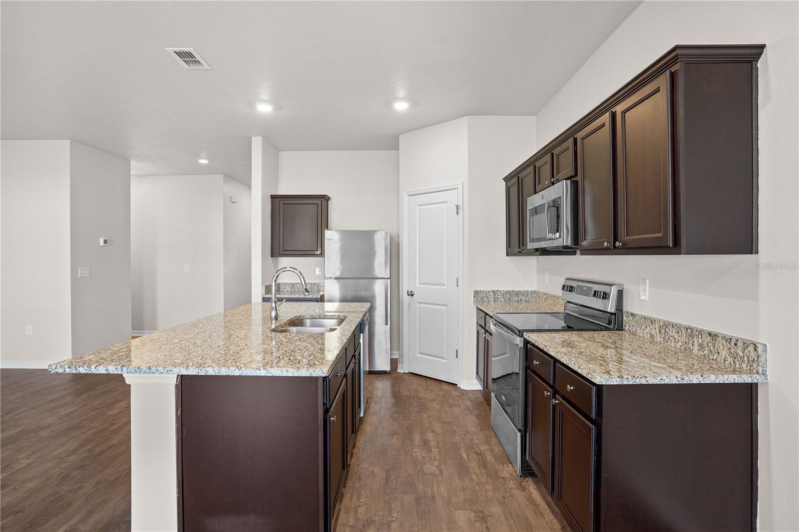 Image 11 of 36 For 3022 Neverland Drive