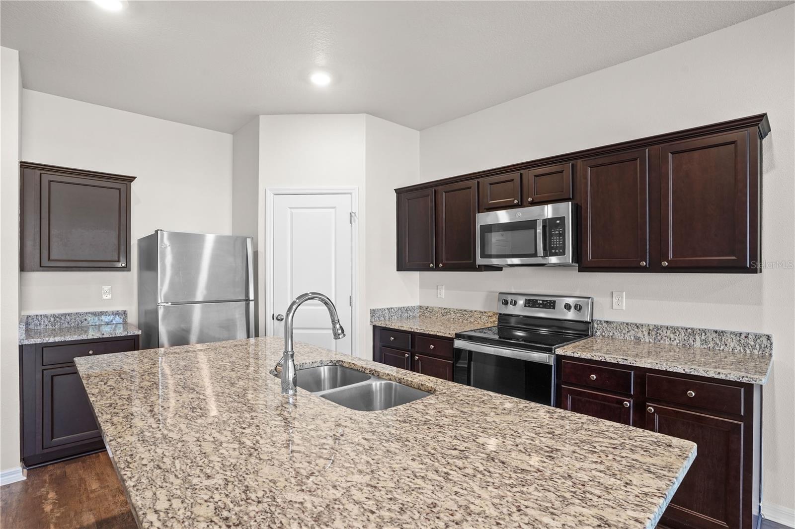 Image 12 of 36 For 3022 Neverland Drive