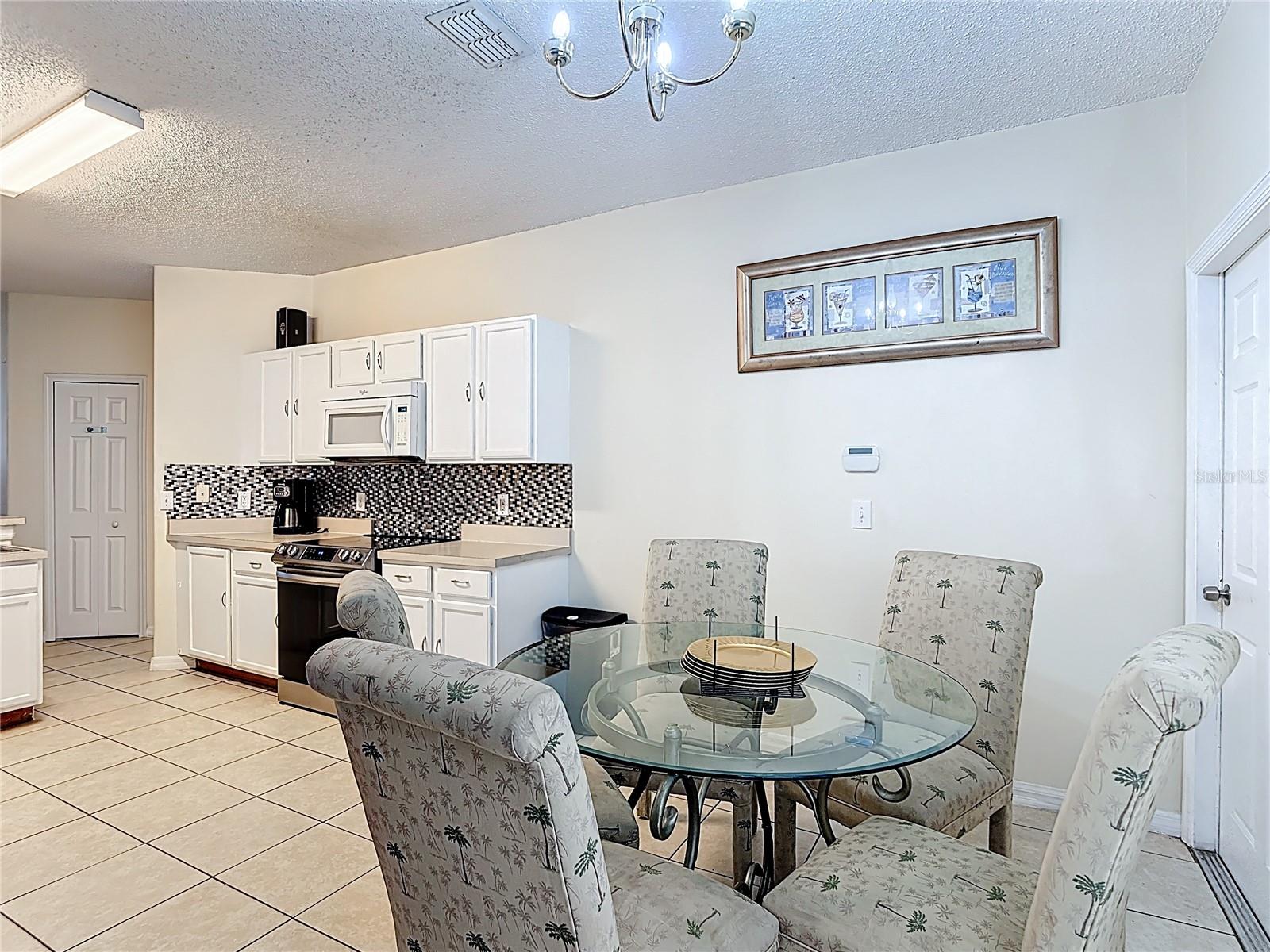 Image 11 of 53 For 635 Knollwood Drive