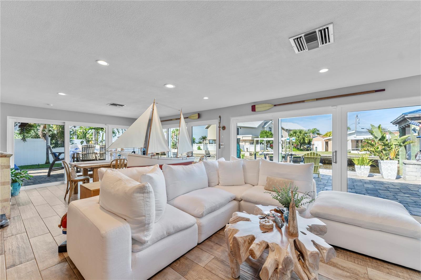 Image 18 of 46 For 118 Coral Way