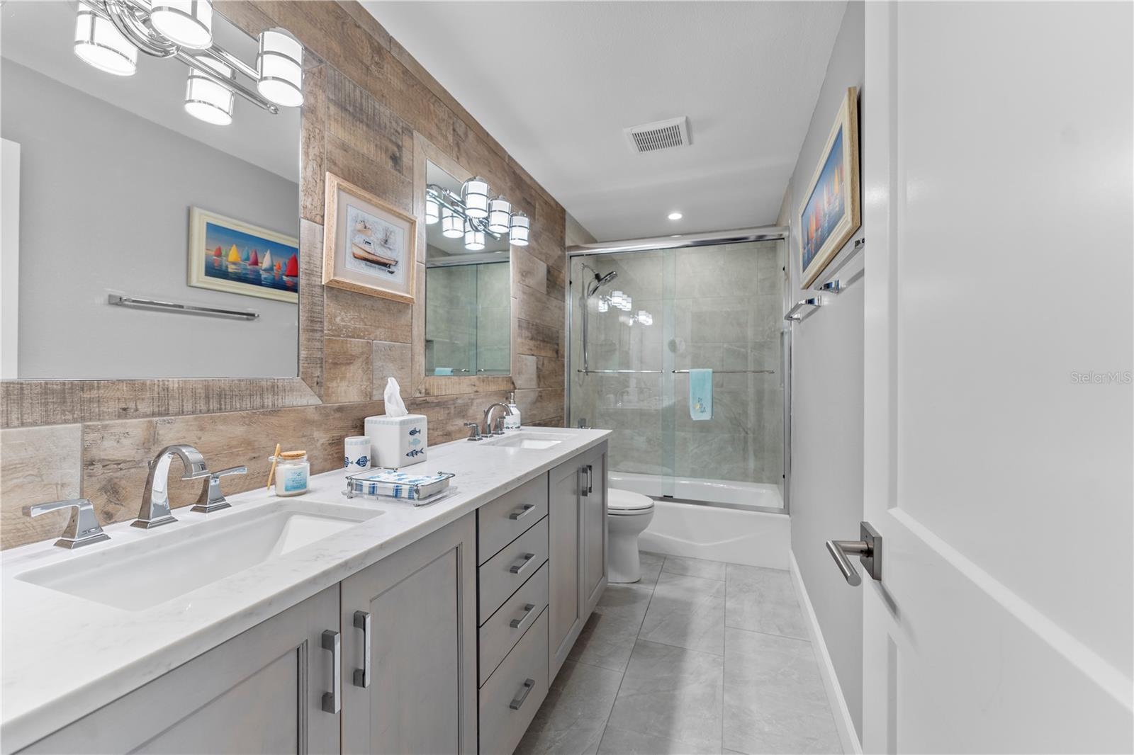 Image 23 of 46 For 118 Coral Way