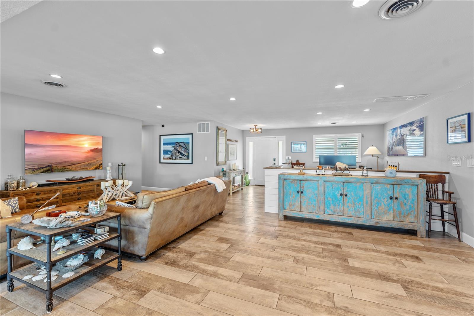 Image 8 of 46 For 118 Coral Way