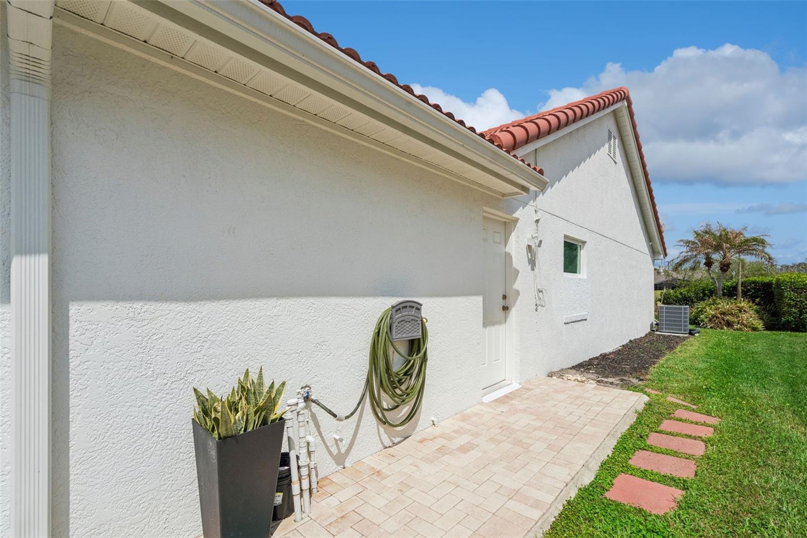 Image 32 of 65 For 3925 Woodsfield Court