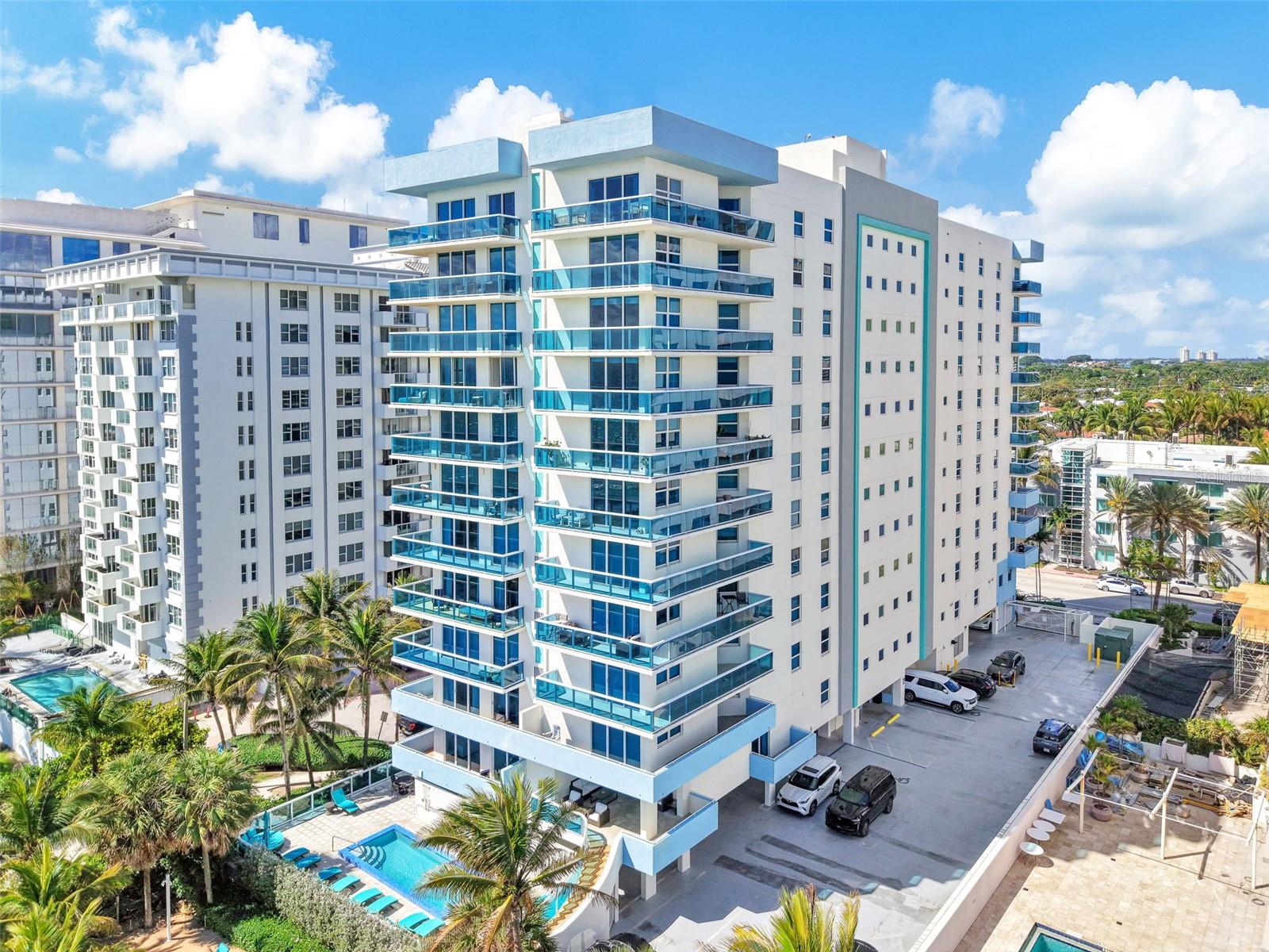 Image 11 of 60 For 9201 Collins Avenue 821