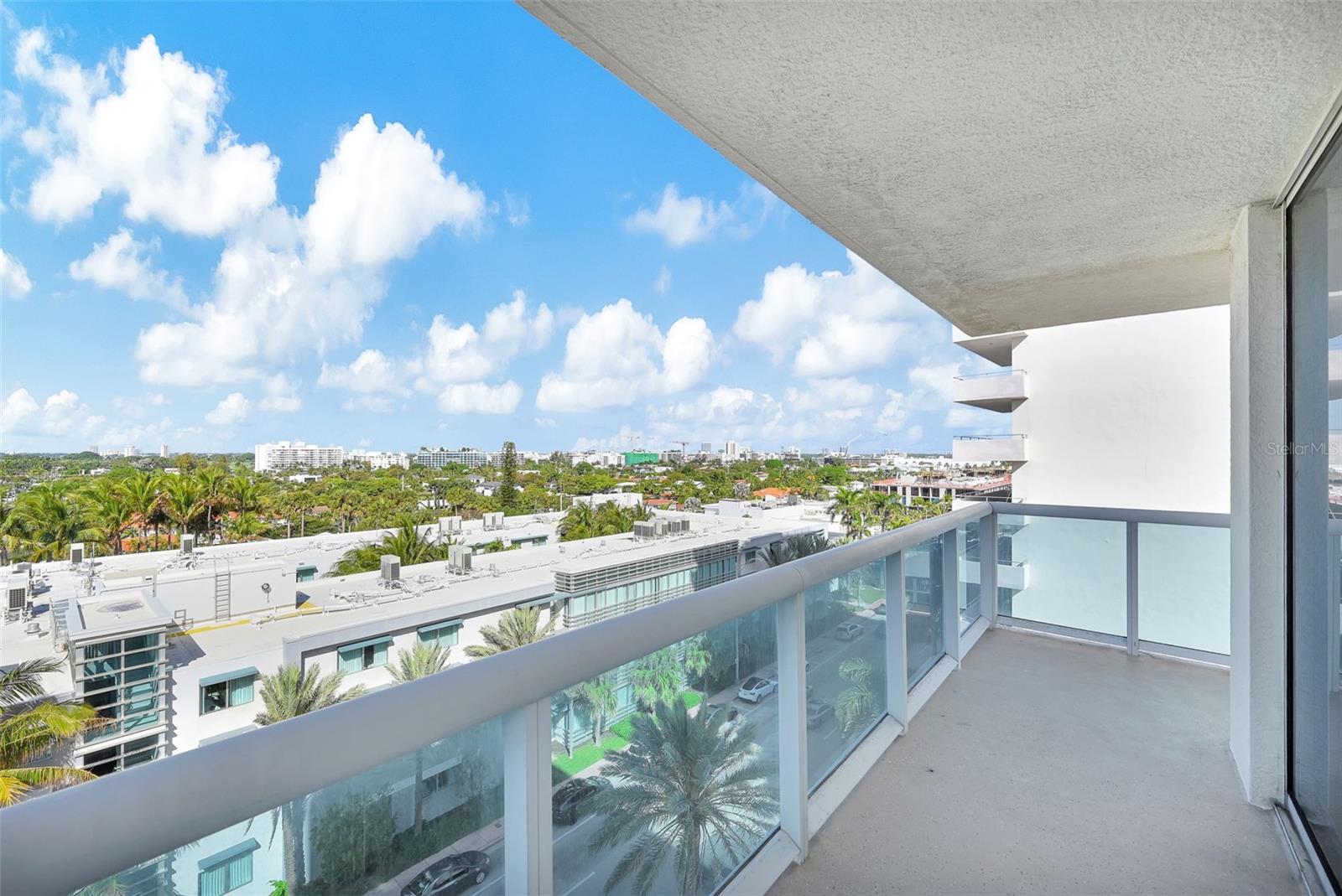 Image 14 of 60 For 9201 Collins Avenue 821