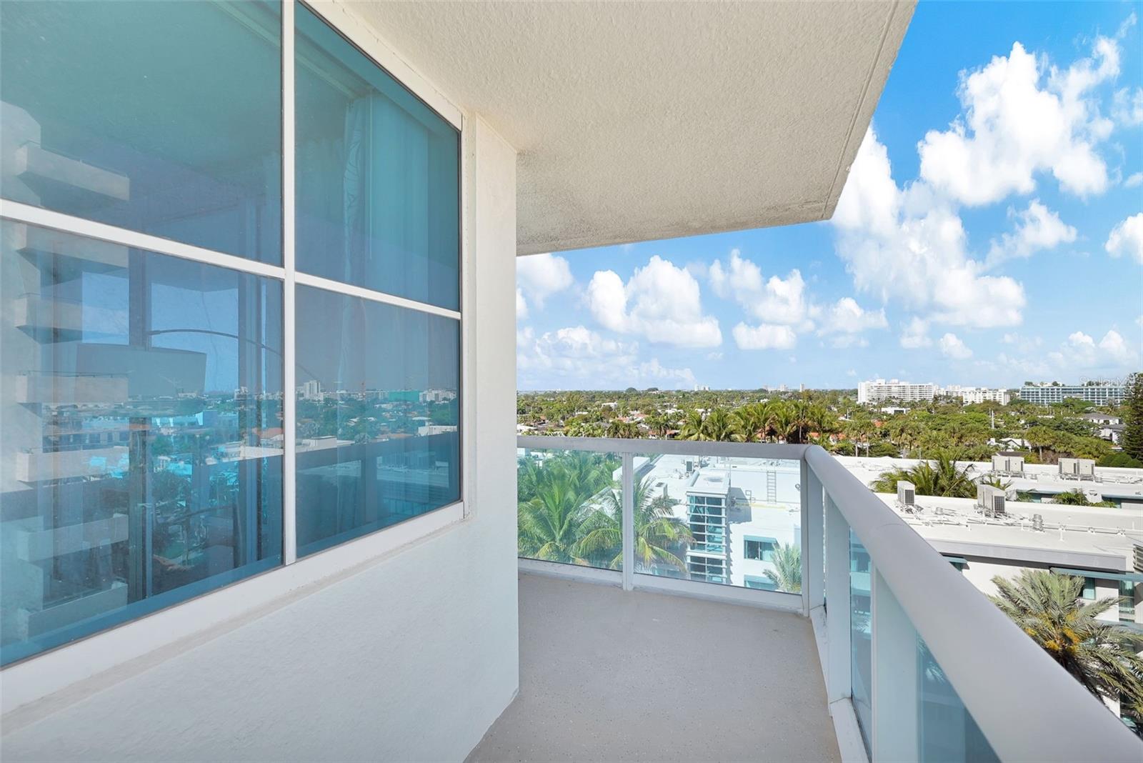 Image 22 of 60 For 9201 Collins Avenue 821