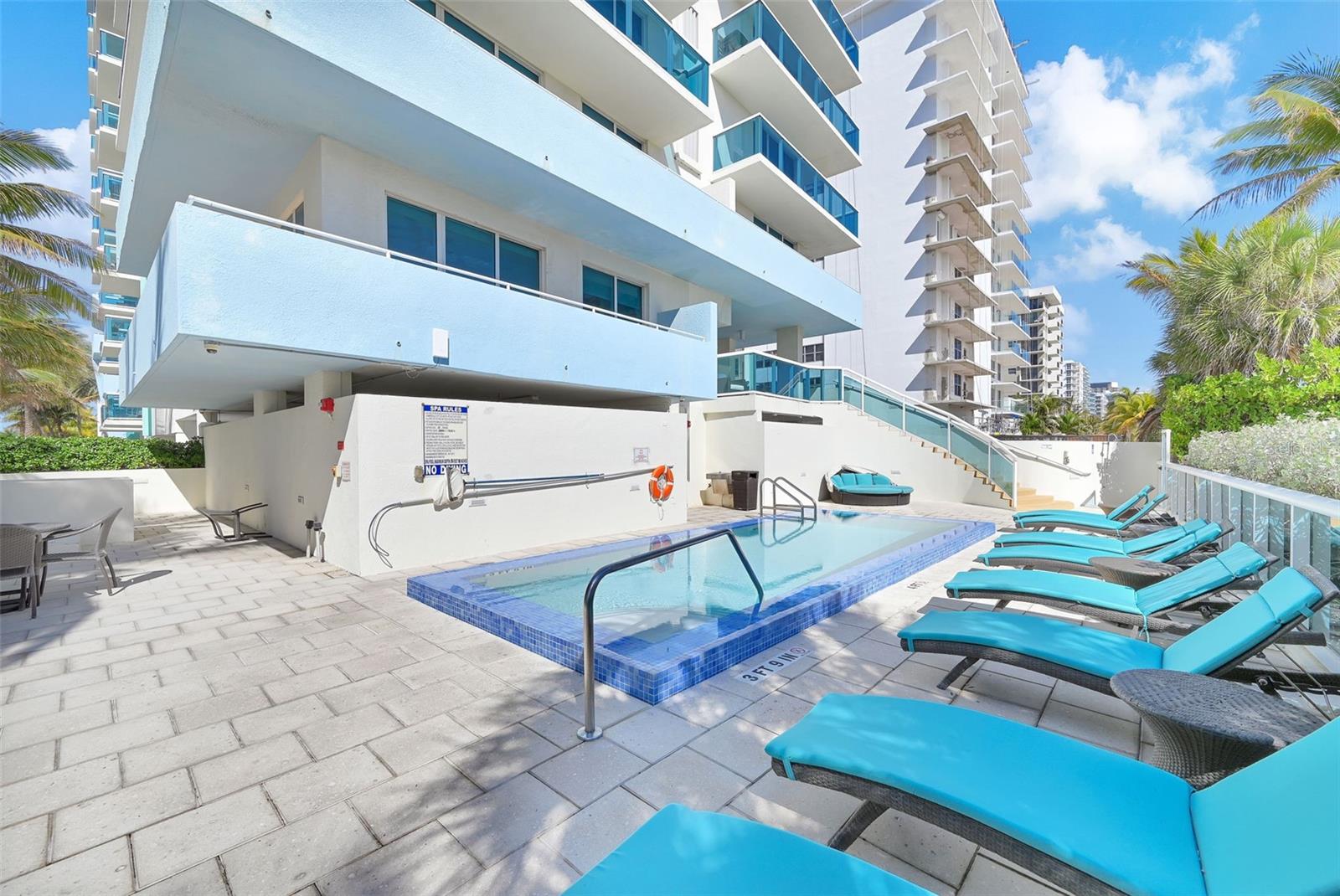 Image 27 of 60 For 9201 Collins Avenue 821