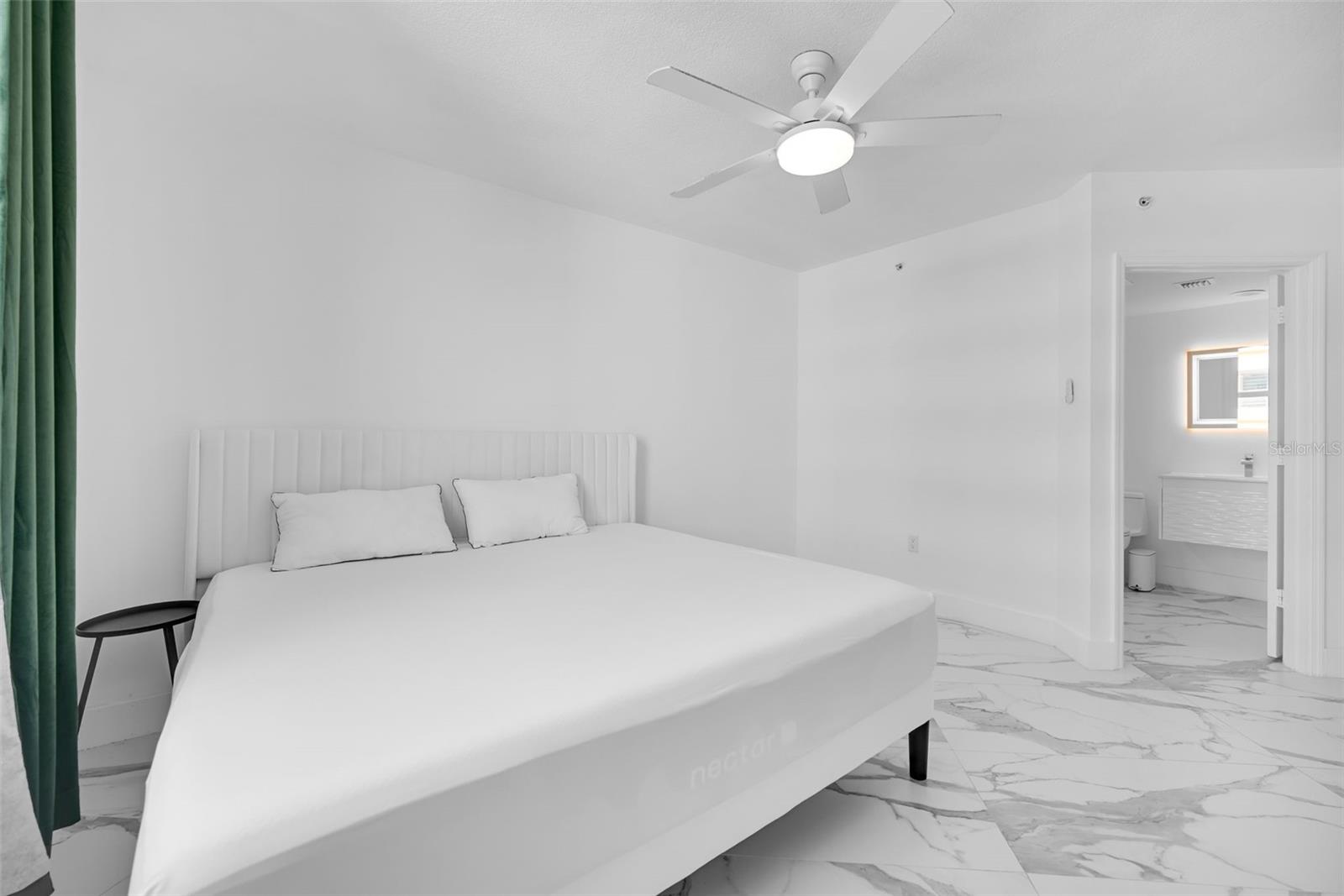 Image 34 of 60 For 9201 Collins Avenue 821