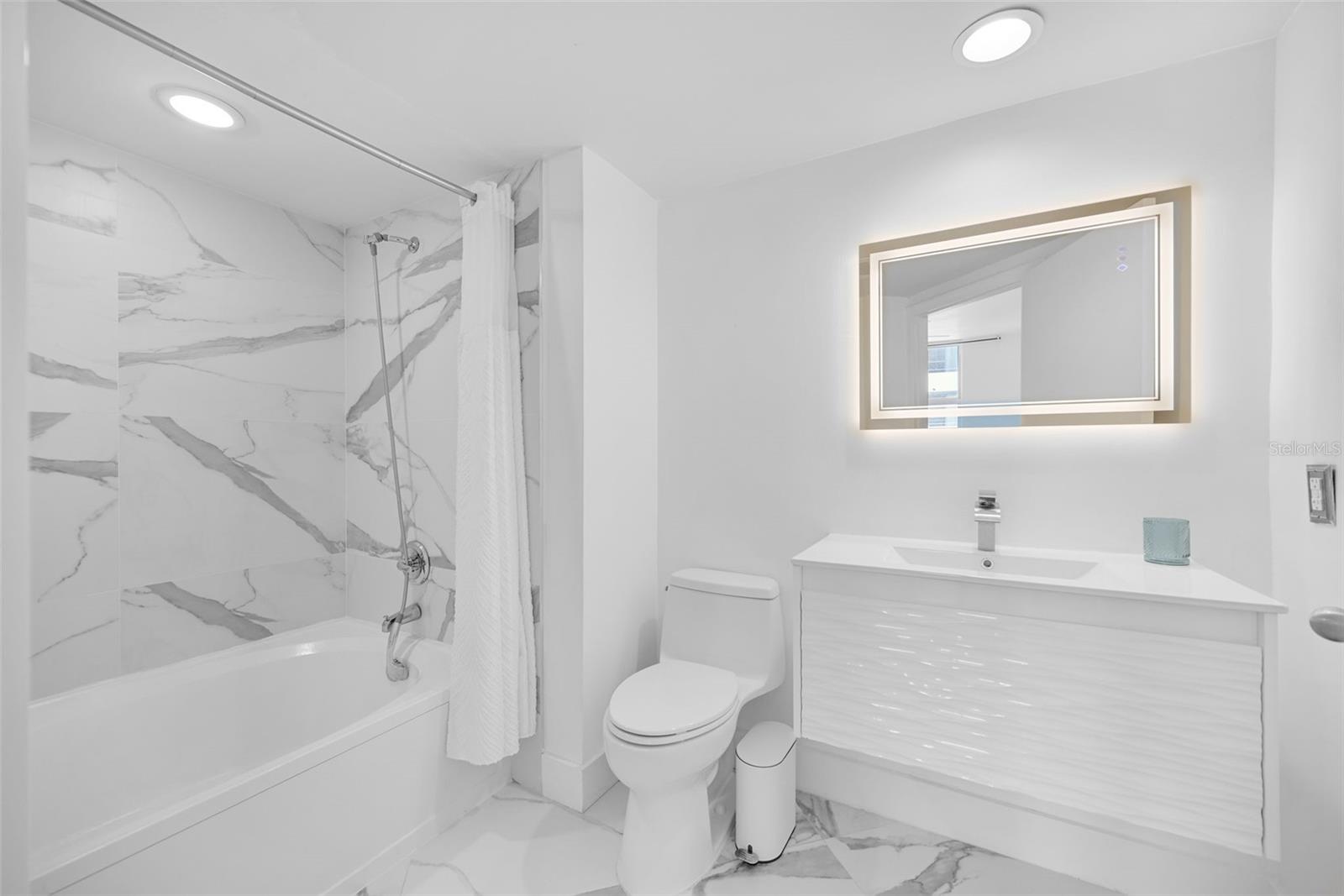 Image 38 of 60 For 9201 Collins Avenue 821