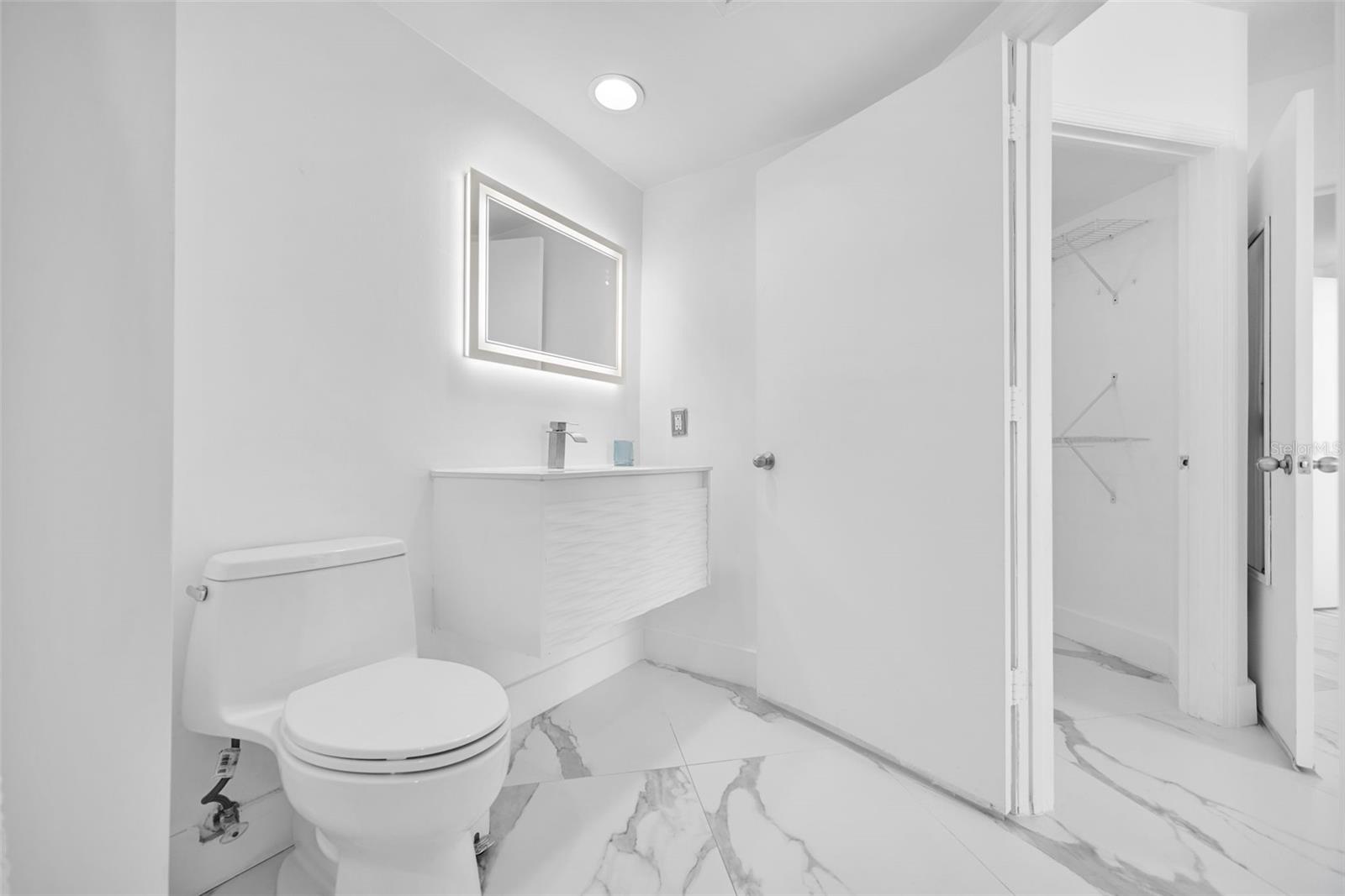 Image 39 of 60 For 9201 Collins Avenue 821