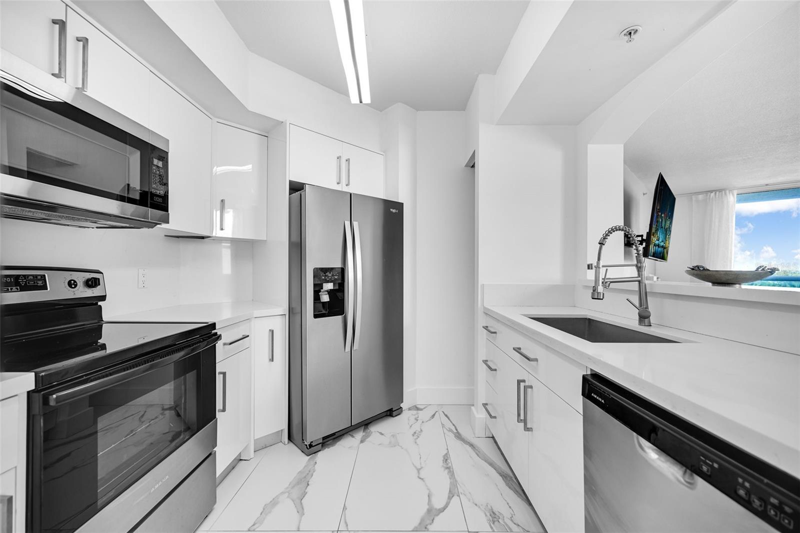 Image 47 of 60 For 9201 Collins Avenue 821