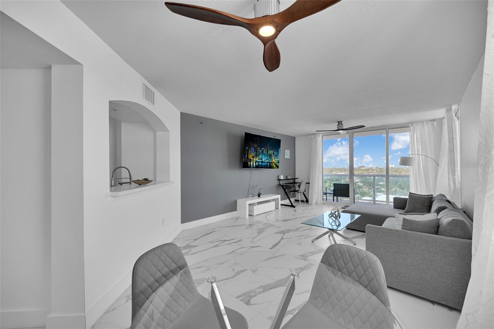 Image 52 of 60 For 9201 Collins Avenue 821