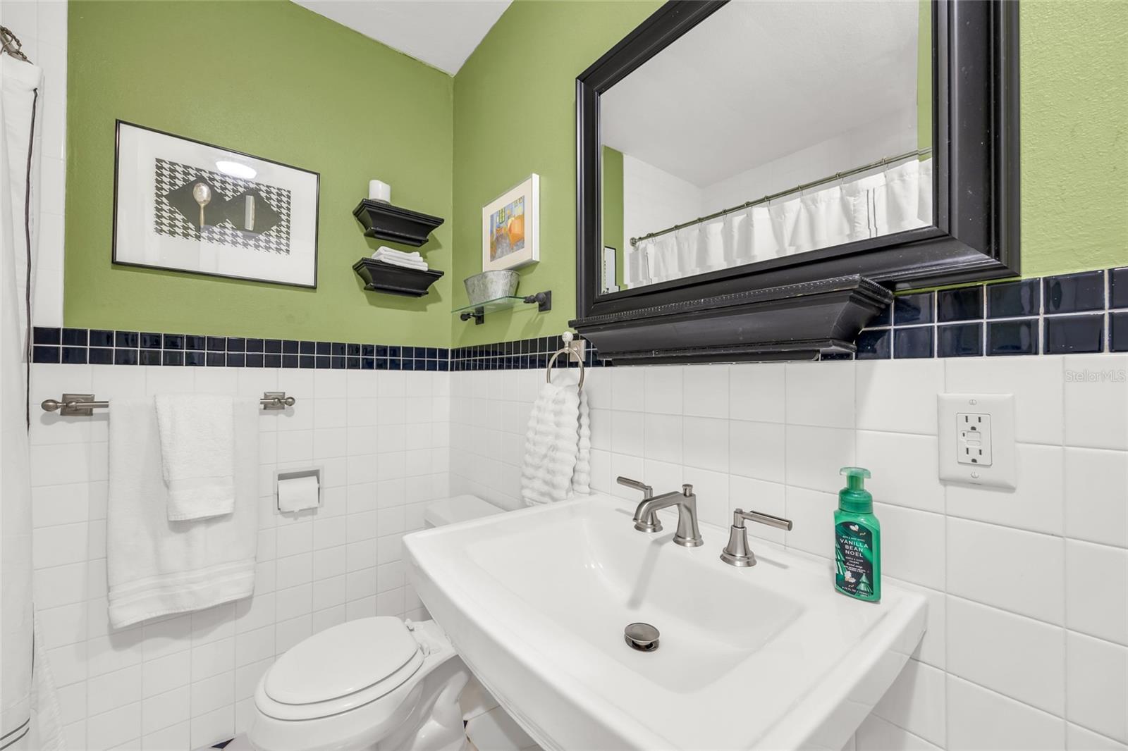 Image 16 of 40 For 408 Boyd Street