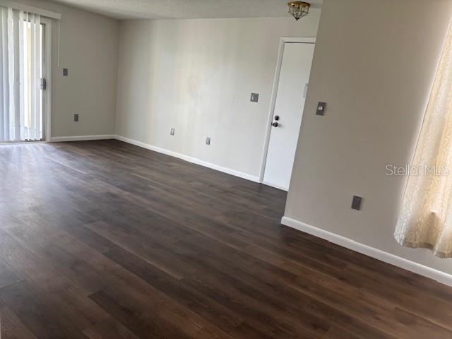 Image 11 of 33 For 528 Orange Drive 26