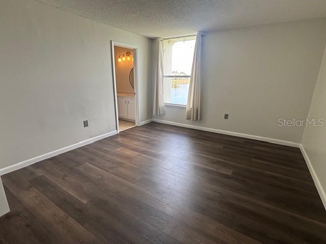 Image 14 of 33 For 528 Orange Drive 26