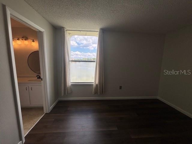 Image 18 of 33 For 528 Orange Drive 26