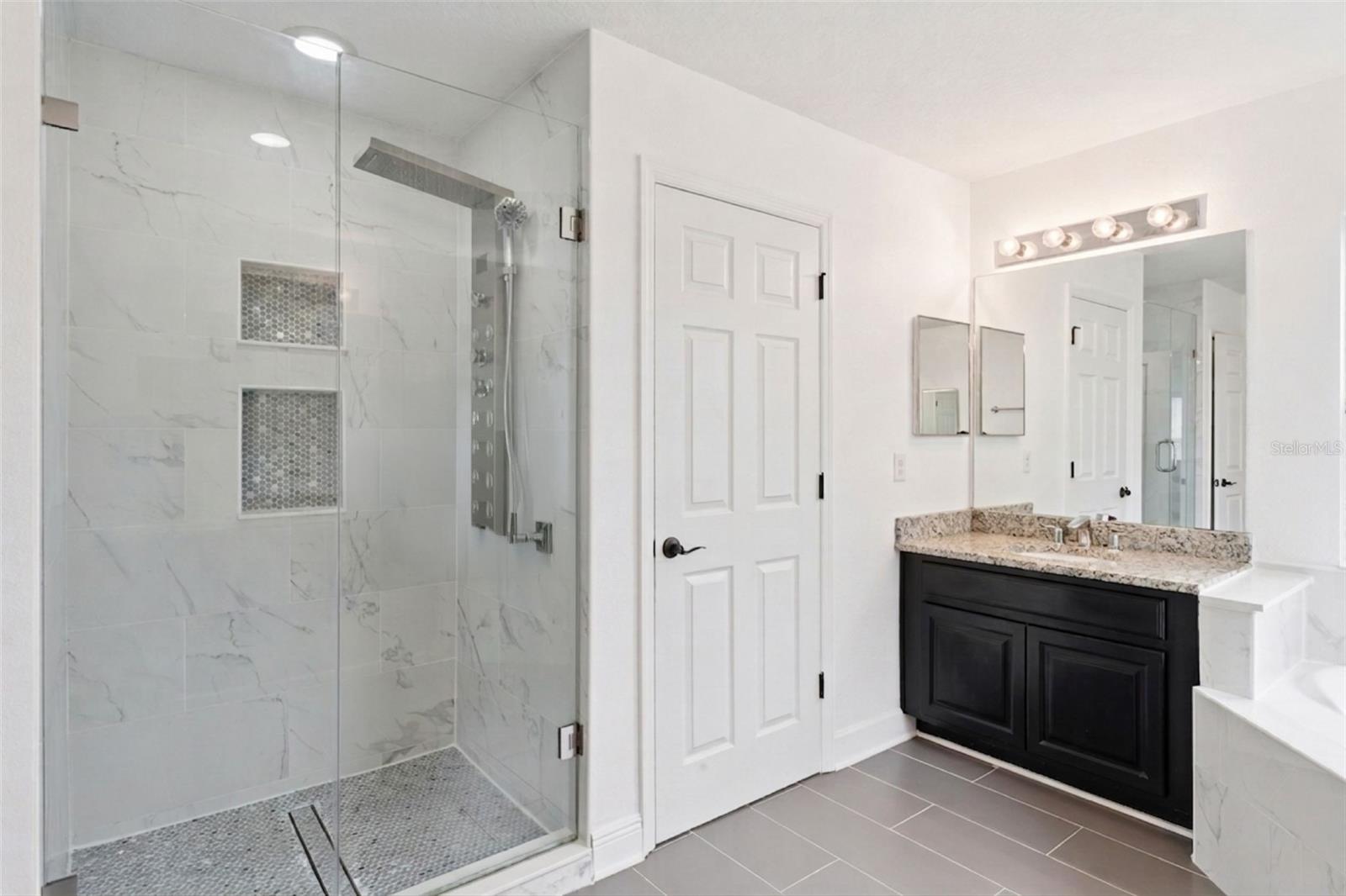 Image 19 of 41 For 10408 Cypress Trail Drive