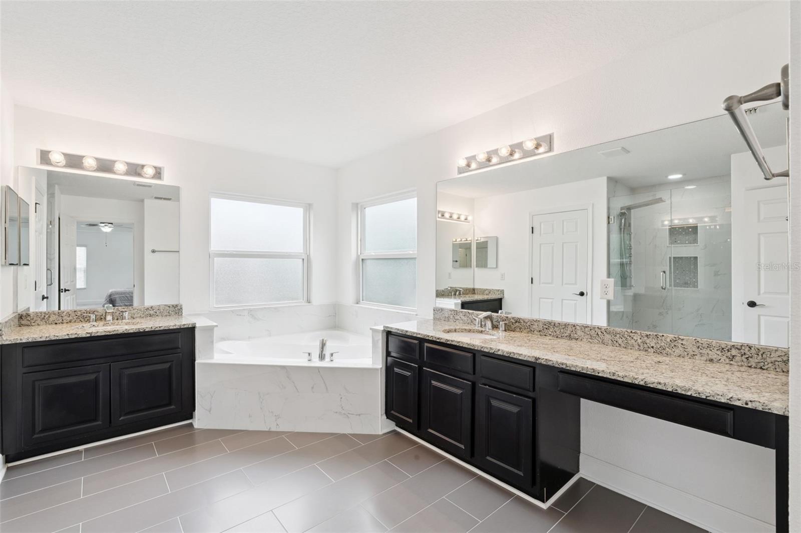 Image 20 of 41 For 10408 Cypress Trail Drive