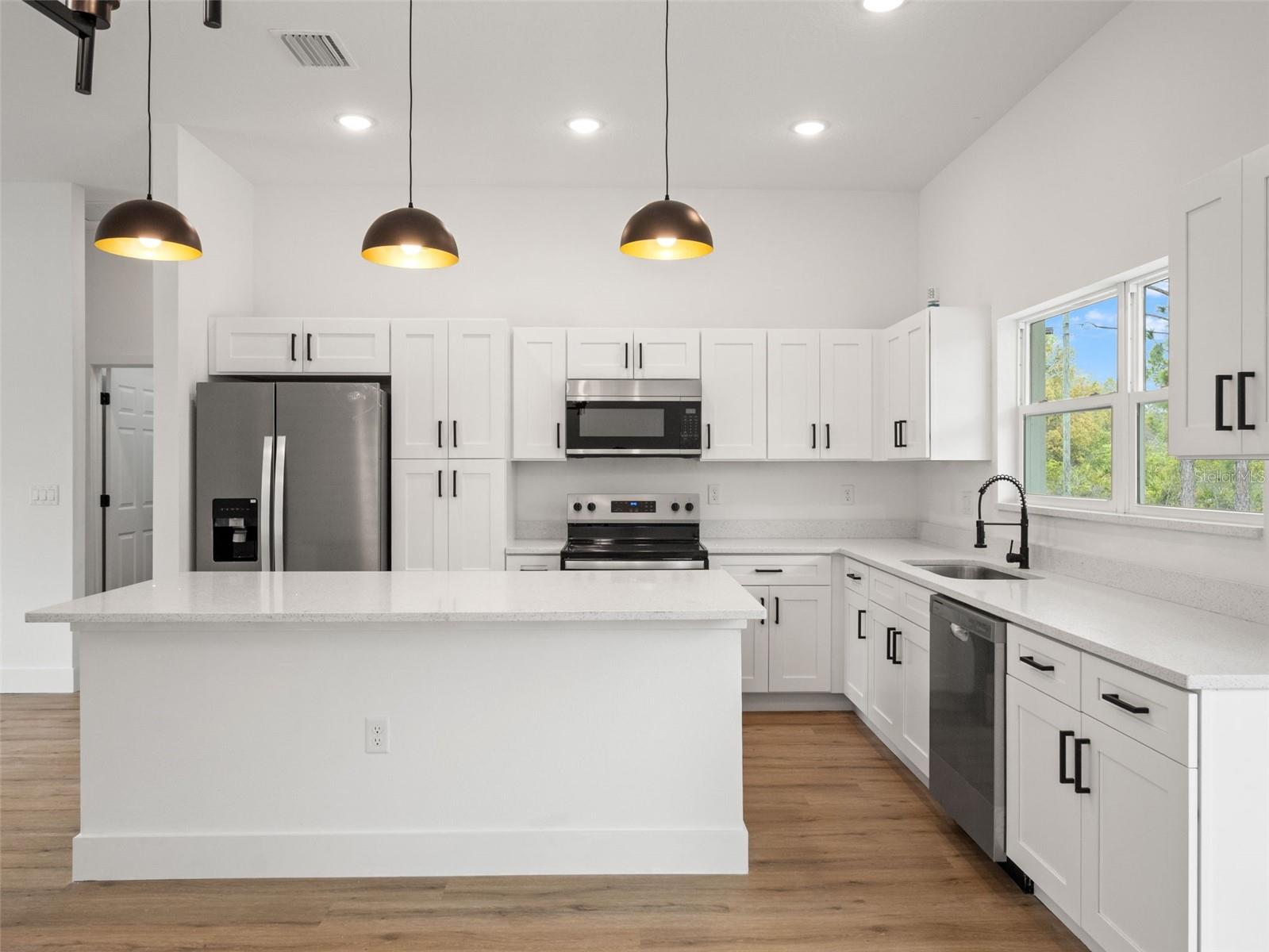 Image 11 of 36 For 33 Fisher Place