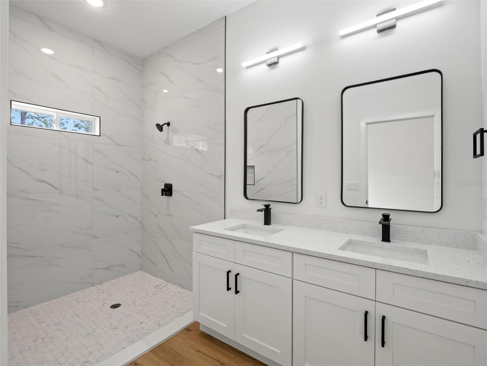 Image 17 of 36 For 33 Fisher Place