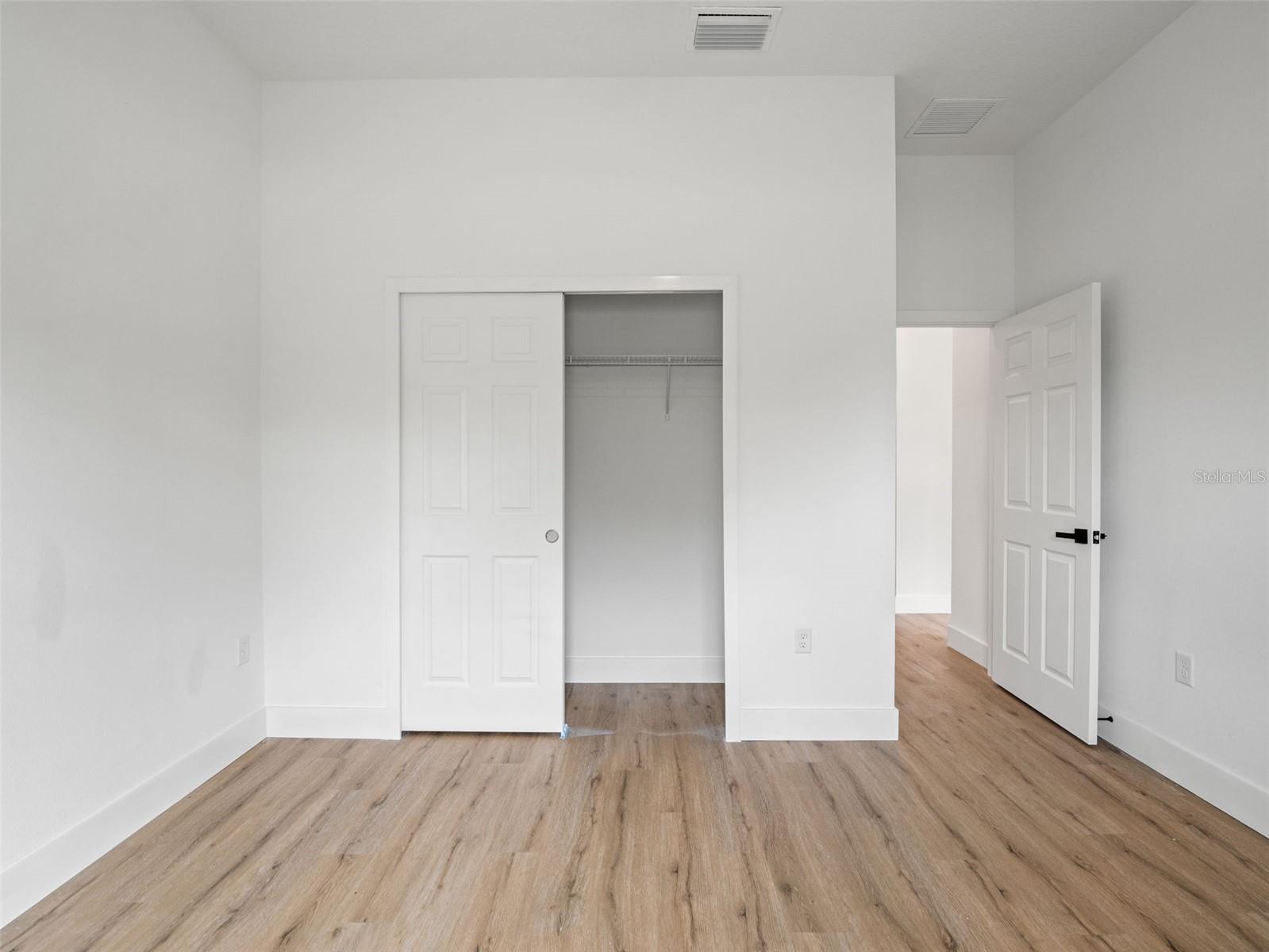 Image 23 of 36 For 33 Fisher Place