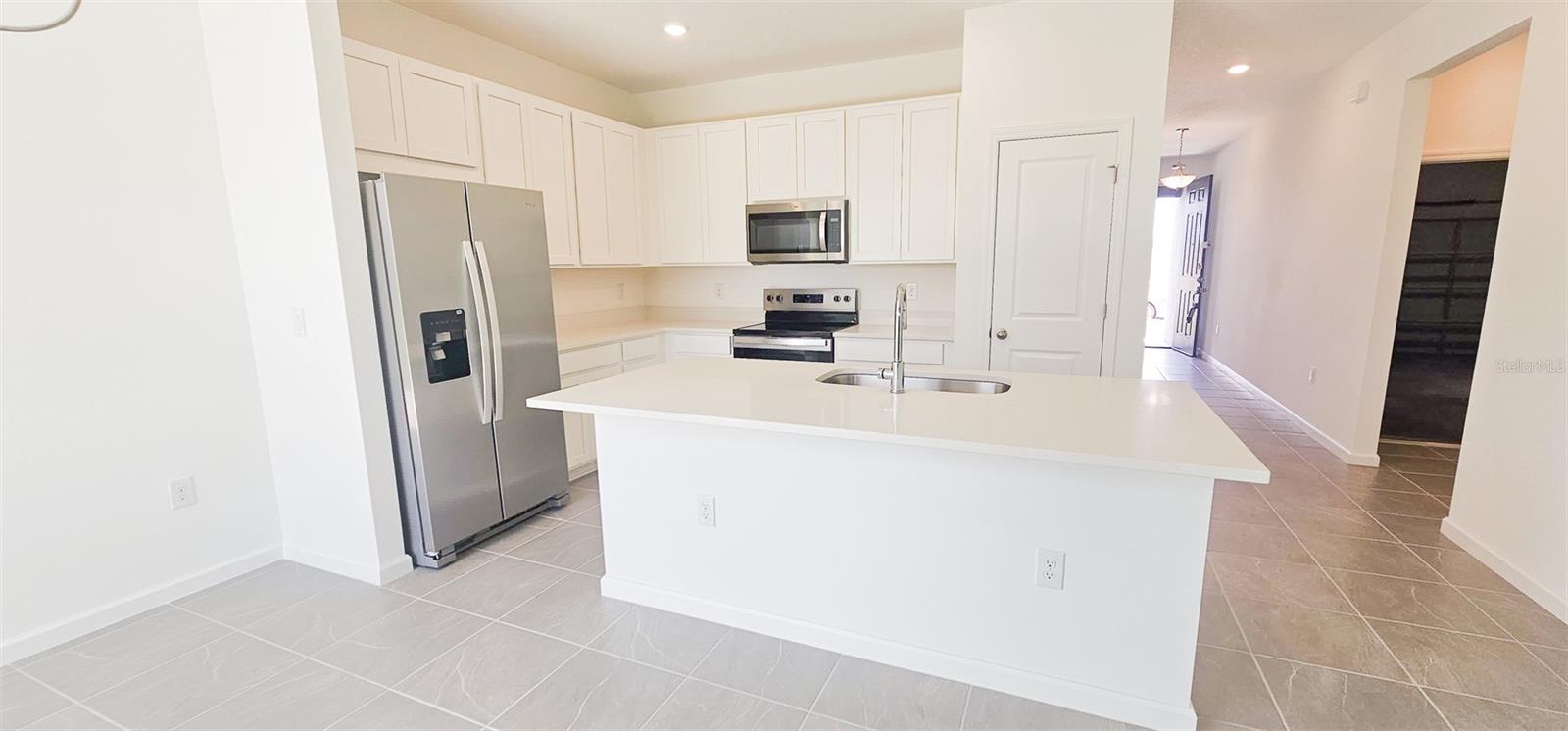 Image 6 of 23 For 413 Silver Palm Drive