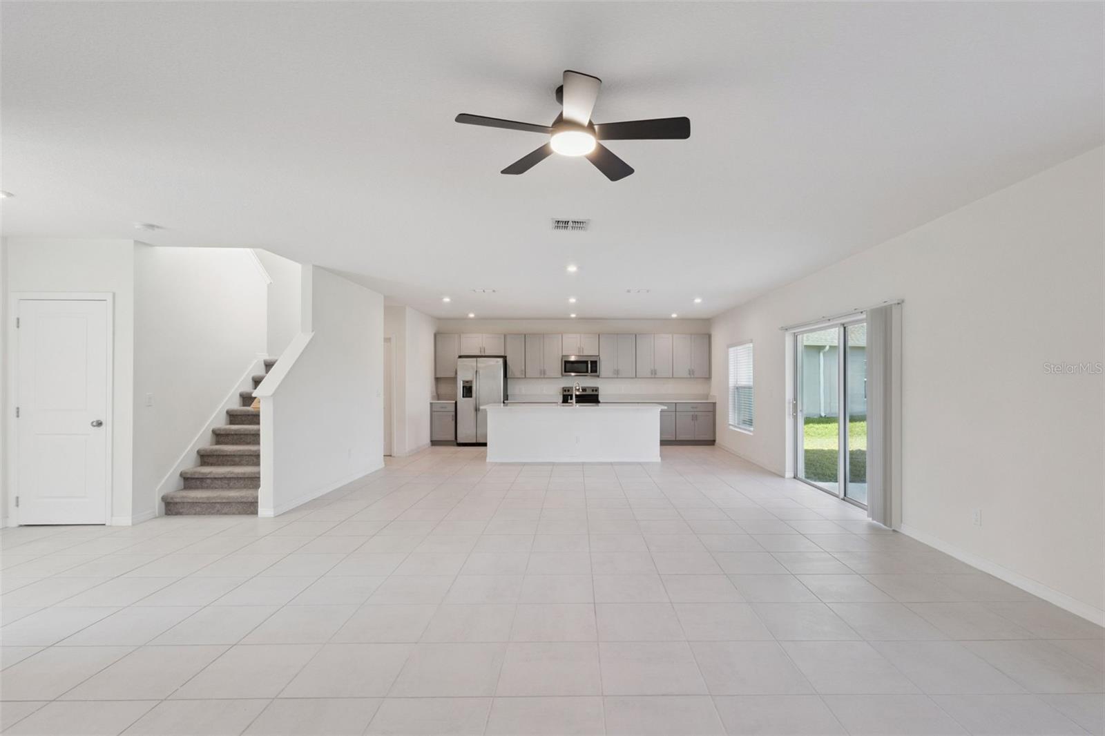 Image 32 of 81 For 3880 Fescue Street