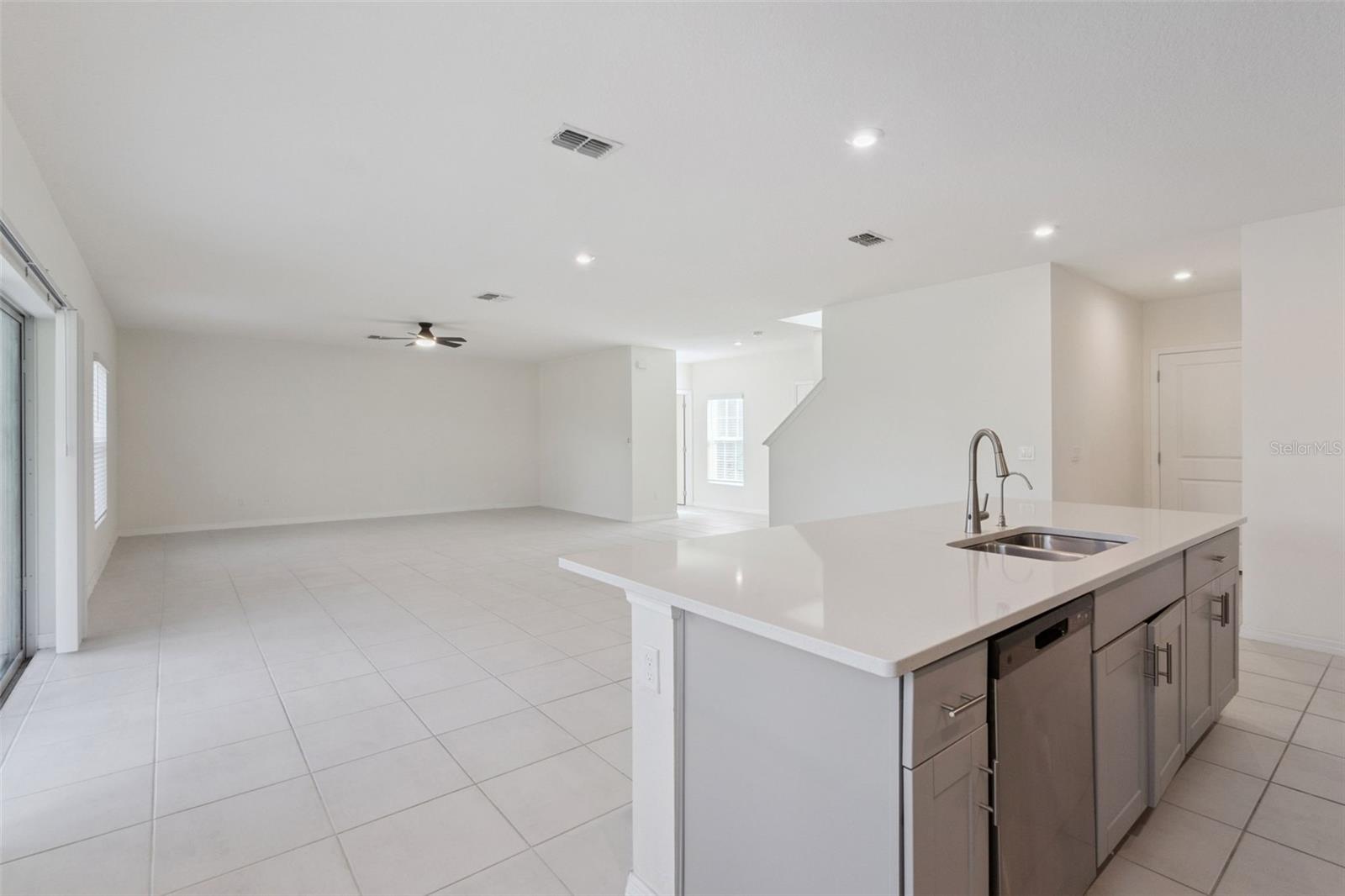 Image 34 of 81 For 3880 Fescue Street