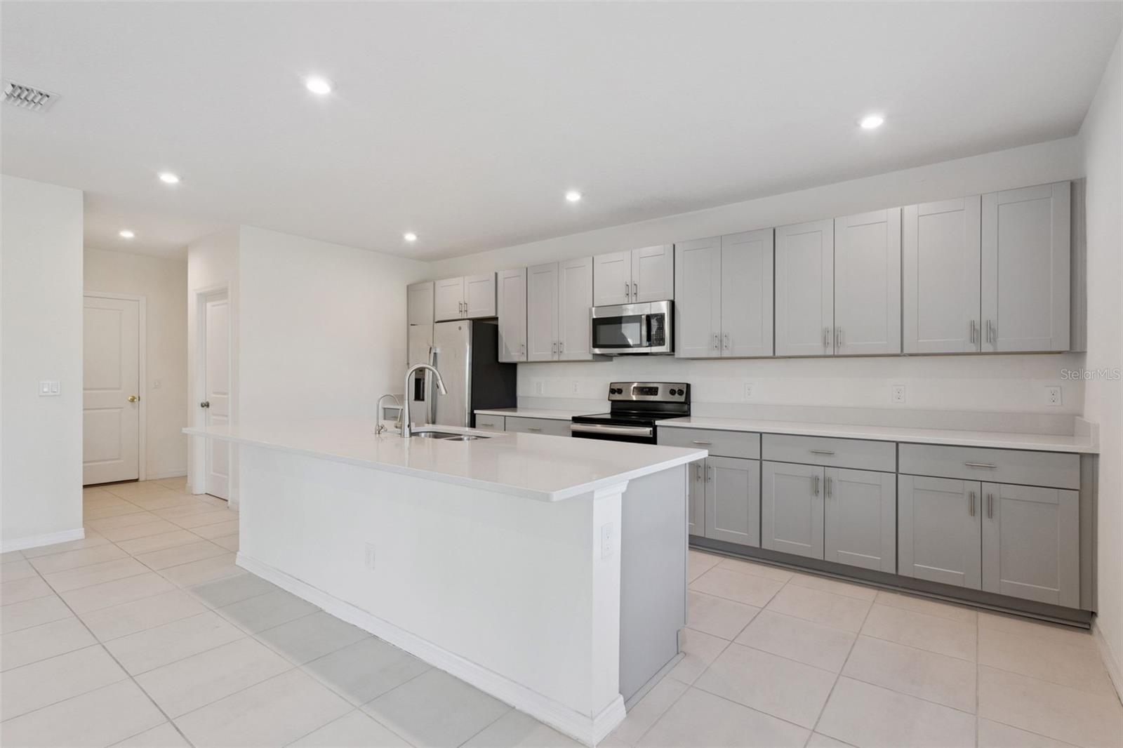 Image 36 of 81 For 3880 Fescue Street