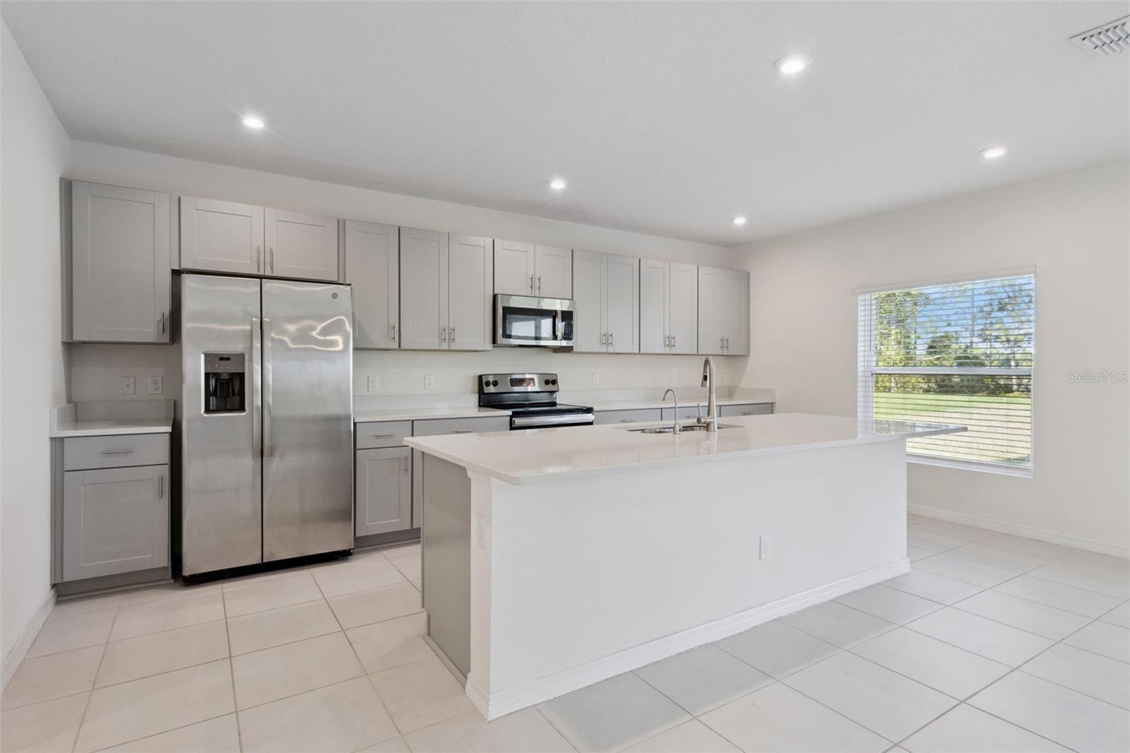 Image 37 of 81 For 3880 Fescue Street