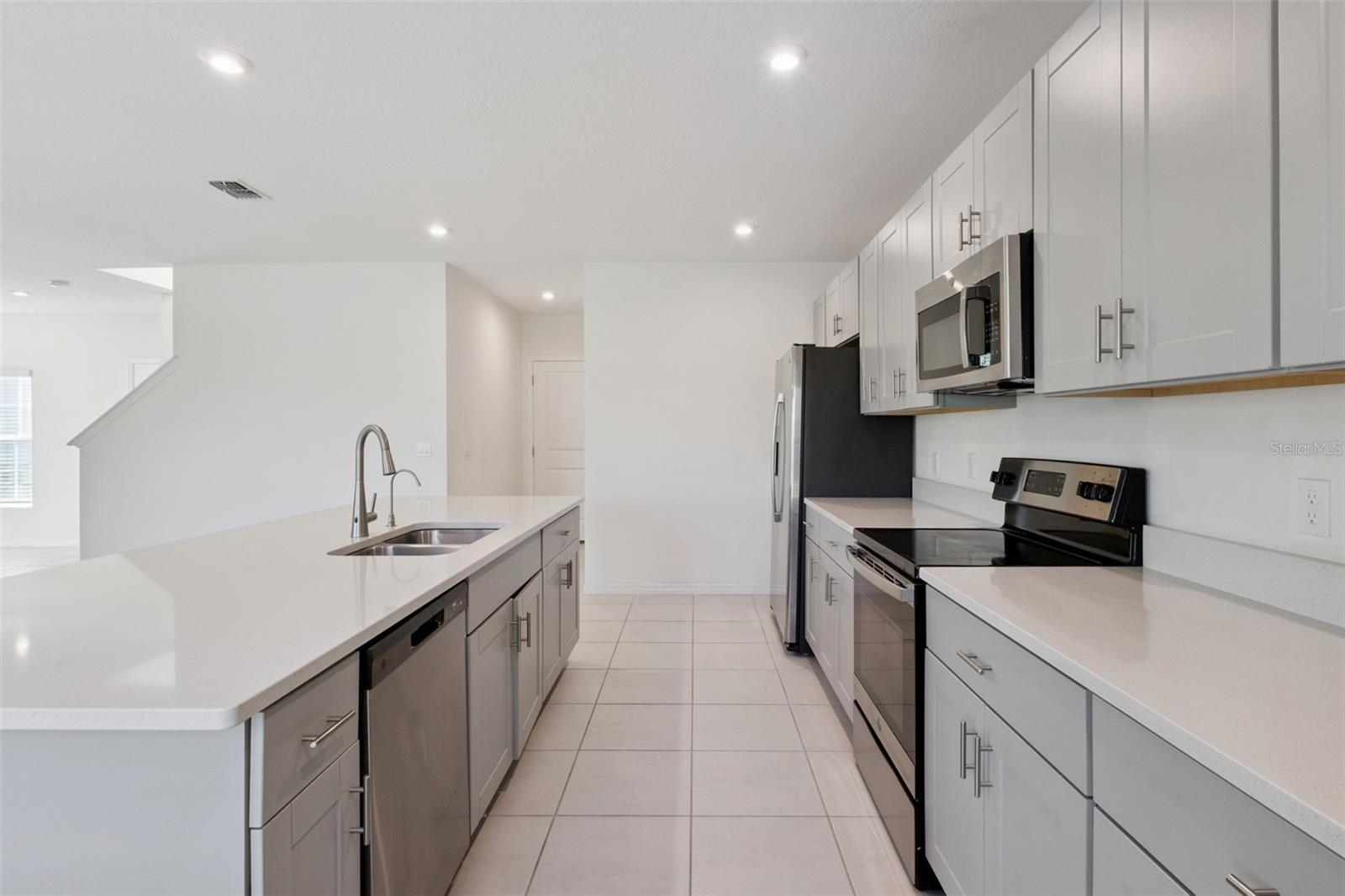 Image 38 of 81 For 3880 Fescue Street