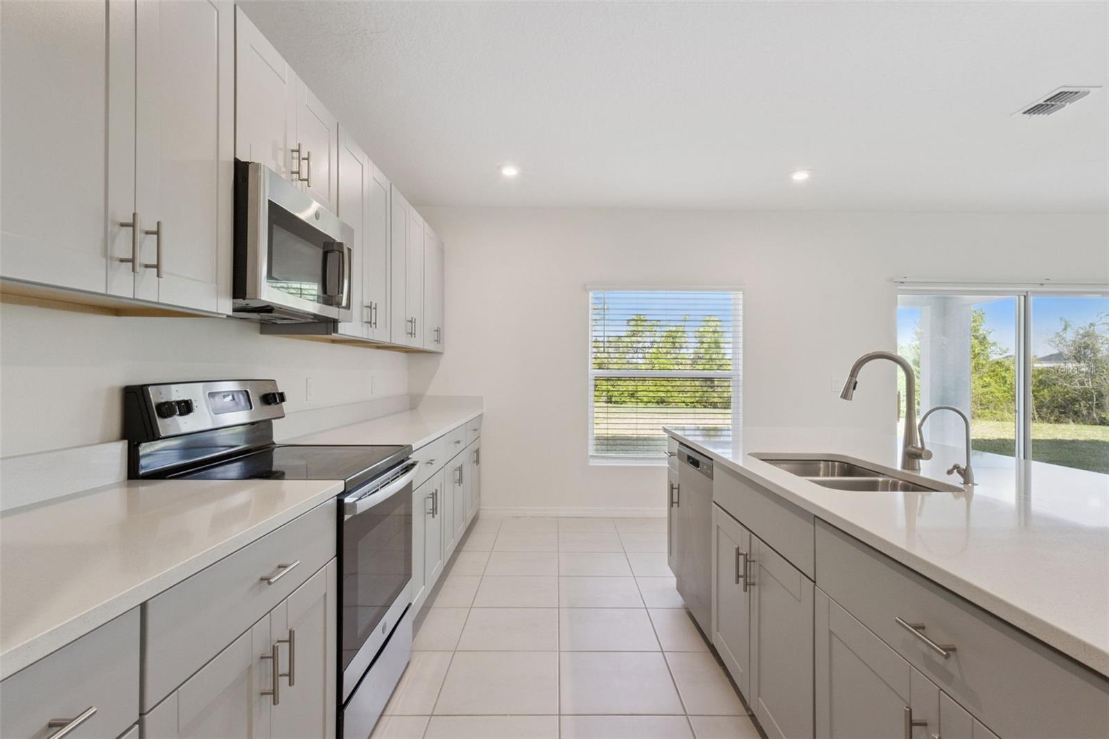 Image 39 of 81 For 3880 Fescue Street